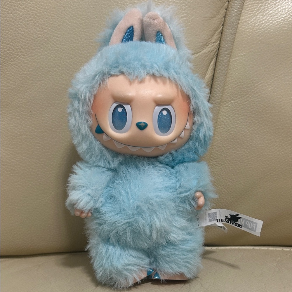 Popmart || Labubu Big into Energy